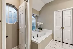 400 Moss Hill Rd, Irving, TX 75063 - Photo 17