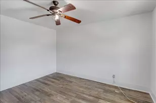917 W Crawford St, Denison, TX 75020 - Photo 9