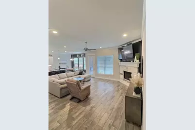 4015 Gallivant Drive, Granbury, TX 76049 - Photo 5