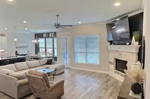 4015 Gallivant Dr, Granbury, TX 76049 - Photo 5
