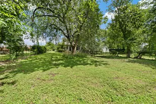 2217 Ross Ave, Waco, TX 76706 - Photo 33