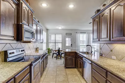 10948 Abbeyglen Court, Fort Worth, TX 76052 - Photo 7