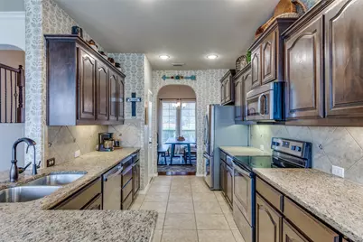 10948 Abbeyglen Court, Fort Worth, TX 76052 - Photo 9
