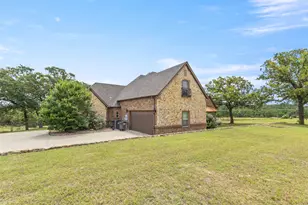 108 Oak Creek Dr, Springtown, TX 76082 - Photo 5