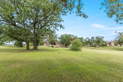 108 Oak Creek Drive, Springtown, TX 76082 - Photo 33