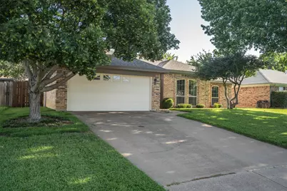 2926 Cripple Creek Trail, Grapevine, TX 76051 - Photo 3