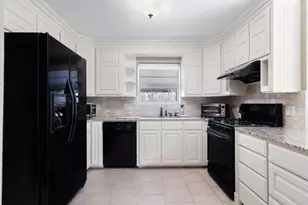 2926 Cripple Creek Trail, Grapevine, TX 76051 - Photo 11