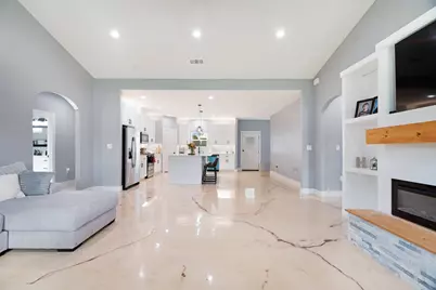725 Daniel Street, Blossom, TX 75416 - Photo 5