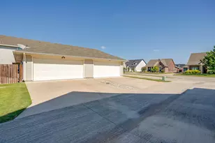 464 Pine St, Burleson, TX 76028 - Photo 39