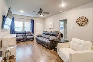 464 Pine St, Burleson, TX 76028 - Photo 7