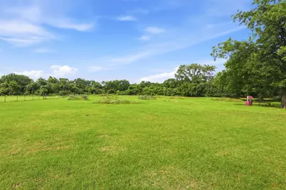 308 W 1st Street, Springtown, TX 76082 - Photo 33