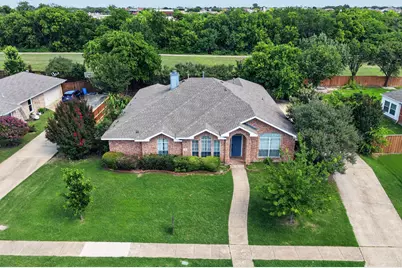 320 Elizabeth Trail, Murphy, TX 75094 - Photo 1