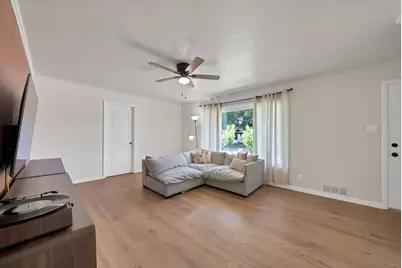 6800 Hightower Street, Fort Worth, TX 76112 - Photo 9