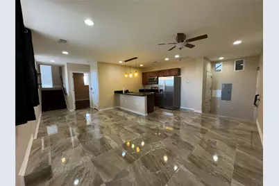 923 College Avenue #205, Fort Worth, TX 76104 - Photo 3