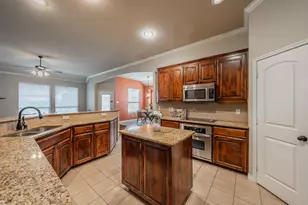 1223 Lantana Ln, Burleson, TX 76028 - Photo 5