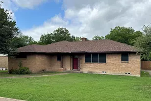 1315 Willowcreek Dr, Lancaster, TX 75146 - Photo 1