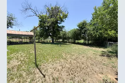 1402 Avenue A, Cisco, TX 76437 - Photo 31