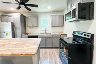 1402 Ave A, Cisco, TX 76437 - Photo 7
