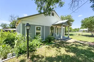 1402 Ave A, Cisco, TX 76437 - Photo 3