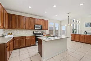 1041 Crystal Lake Dr, Frisco, TX 75036 - Photo 7