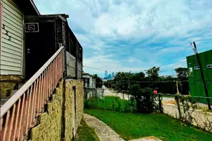323 Sparks St, Dallas, TX 75203 - Photo 3
