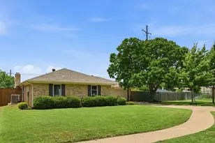 2915 Post Oak Ct, Bedford, TX 76021 - Photo 1