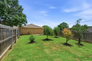 2915 Post Oak Ct, Bedford, TX 76021 - Photo 5