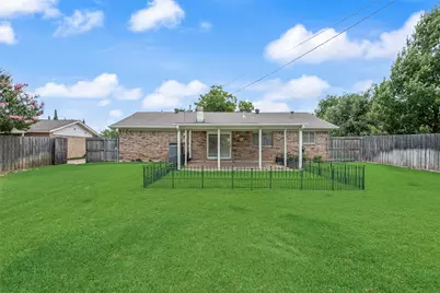 2132 Meandering Drive, Irving, TX 75060 - Photo 19