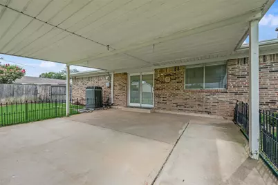 2132 Meandering Drive, Irving, TX 75060 - Photo 17