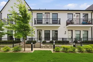 131 Gdn Ct E, Arlington, TX 76013 - Photo 1