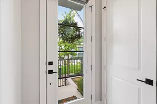 131 Gdn Ct E, Arlington, TX 76013 - Photo 3