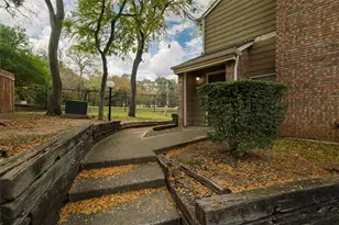 2104 Park Willow Ln, Arlington, TX 76011 - Photo 1
