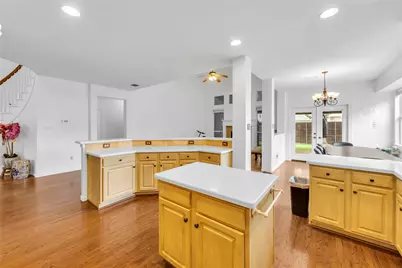 8305 Bartley Circle, Plano, TX 75025 - Photo 13