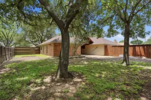 834 Meadowglen Cir, Coppell, TX 75019 - Photo 37