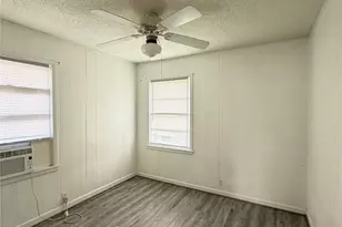 1109 E Inwood Dr, Arlington, TX 76010 - Photo 11
