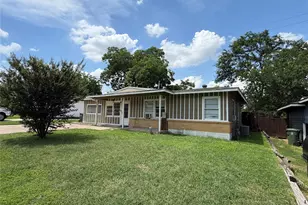 1109 E Inwood Dr, Arlington, TX 76010 - Photo 3