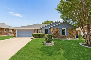6417 Loma Vista Dr, Watauga, TX 76148 - Photo 1