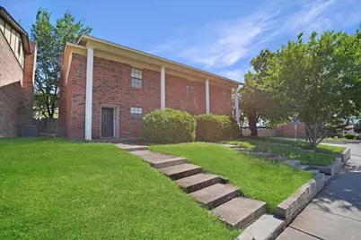 930 Southmoor Drive, Arlington, TX 76010 - Photo 3