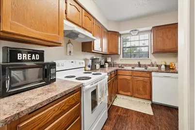 930 Southmoor Drive, Arlington, TX 76010 - Photo 5