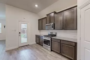 10925 Klondike Ln, Aubrey, TX 76227 - Photo 15