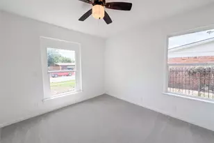137 S Valera Ct, Fort Worth, TX 76134 - Photo 11