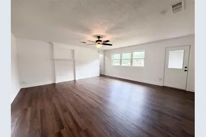 137 S Valera Court, Fort Worth, TX 76134 - Photo 7