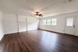 137 S Valera Ct, Fort Worth, TX 76134 - Photo 7