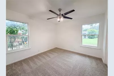 137 S Valera Court, Fort Worth, TX 76134 - Photo 9