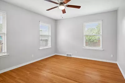10626 Longmeadow Drive, Dallas, TX 75238 - Photo 9