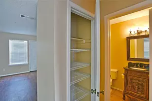 619 Timberline Dr, Hurst, TX 76053 - Photo 7
