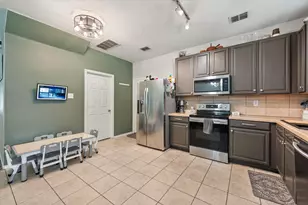 517 Zachum Dr, Arlington, TX 76002 - Photo 5