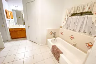 4250 Claremont Dr, Grand Prairie, TX 75052 - Photo 11