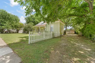 320 E Franklin Street, Hillsboro, TX 76645 - Photo 3