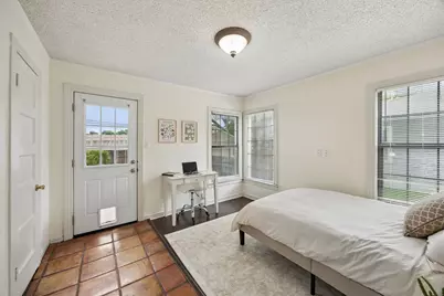4821 Calmont Avenue, Fort Worth, TX 76107 - Photo 11